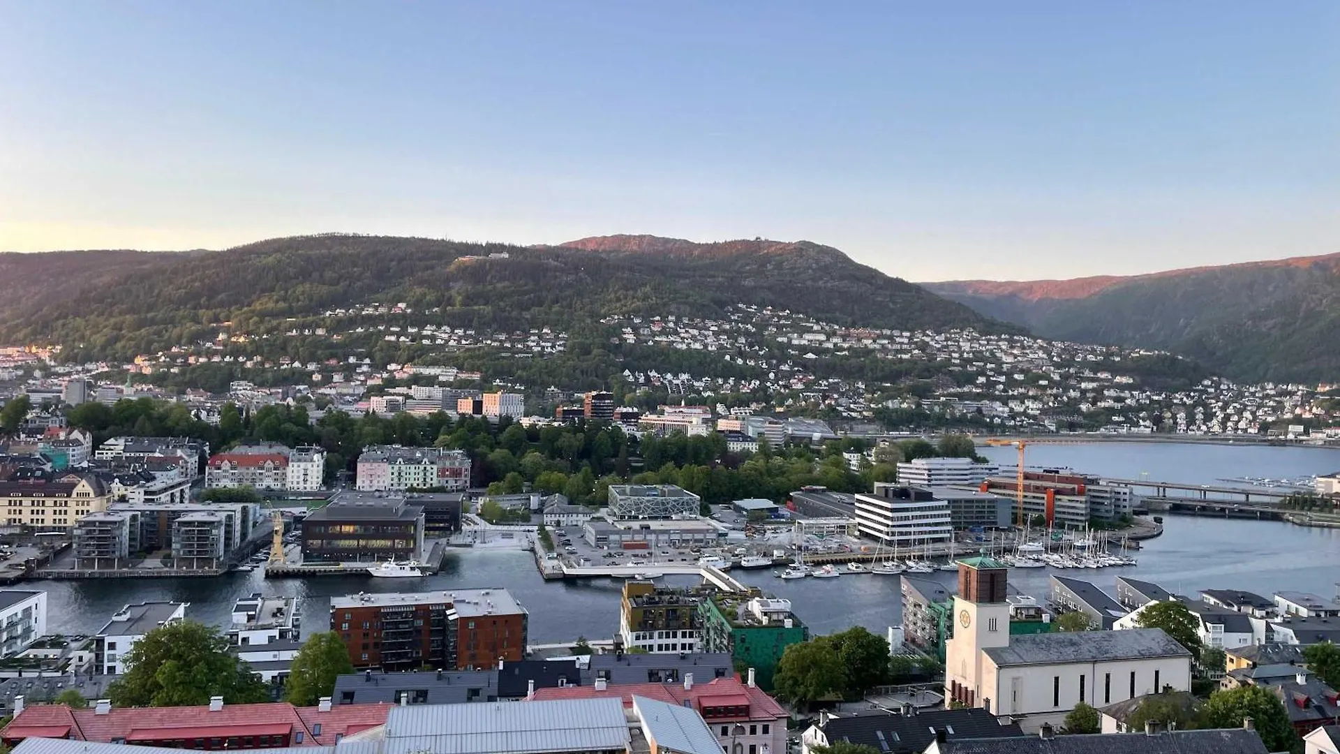 Apartment Great View - King Bed - Balcony W Roof - Sunroom Bergen Norway