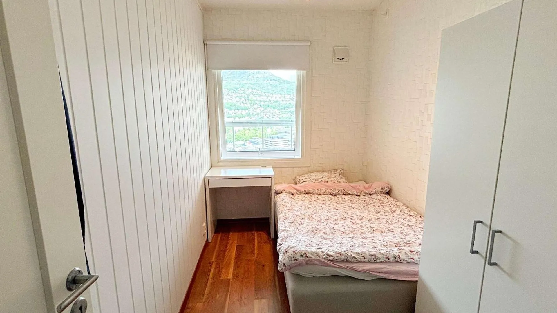 Great View - King Bed - Balcony W Roof - Sunroom Bergen 0*,  Norway